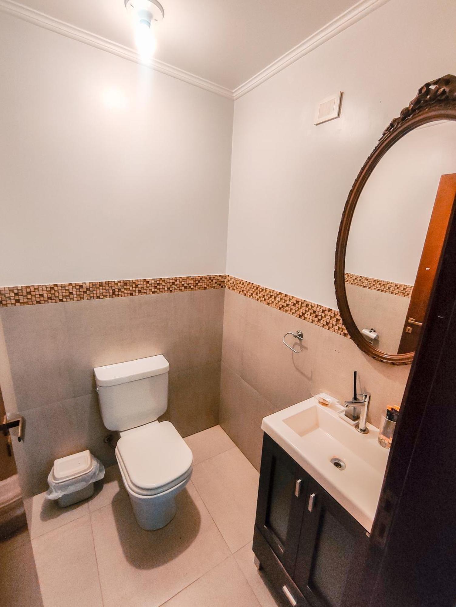 Abby House Apartment *